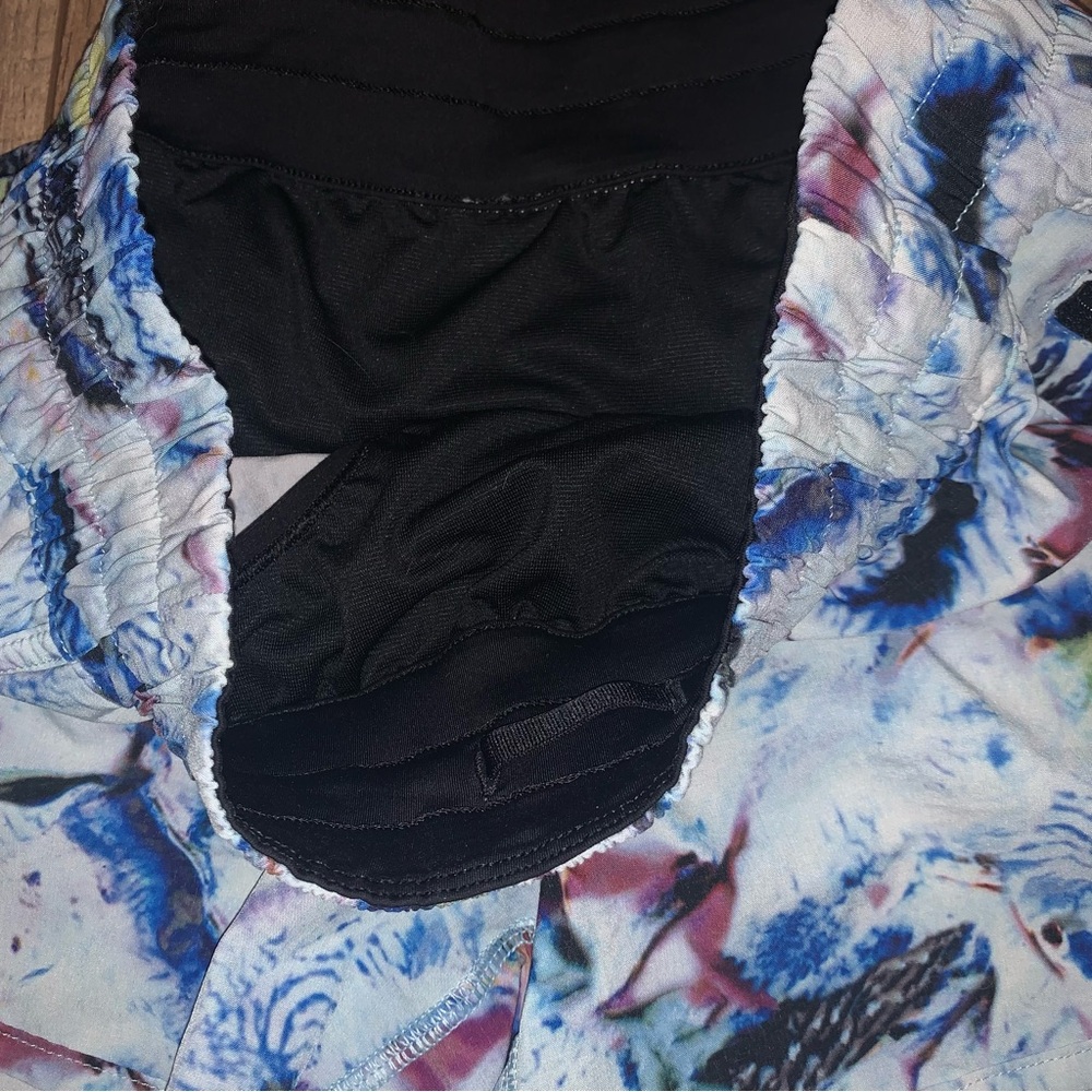 Lululemon Tracker Shorts V Exposure Multi Blue Size 6 - Picture 6 of 8